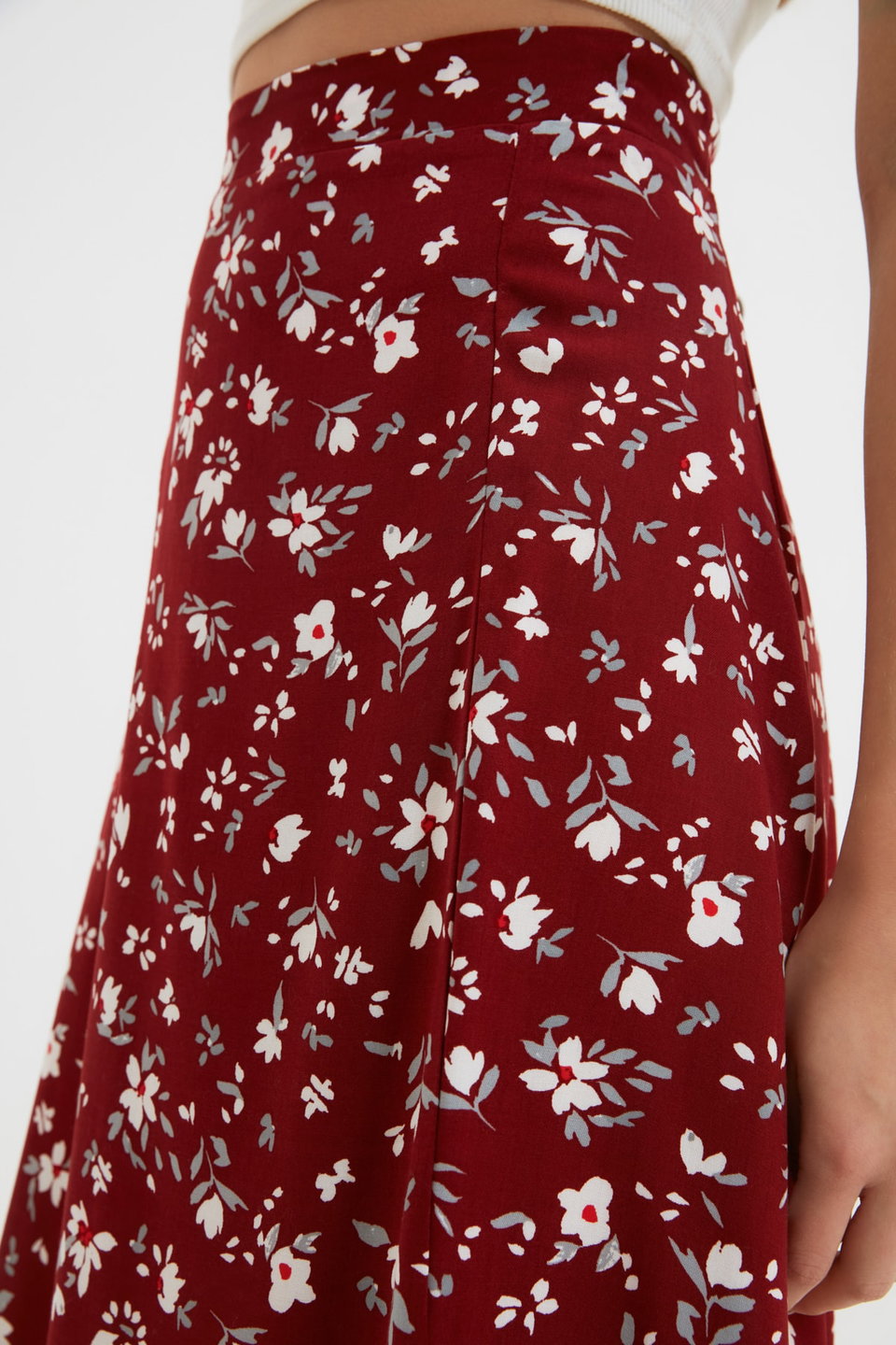 Tile Slit Detailed Floral Patterned Viscose Fabric Midi Length Woven Skirt TWOSS20ET0230