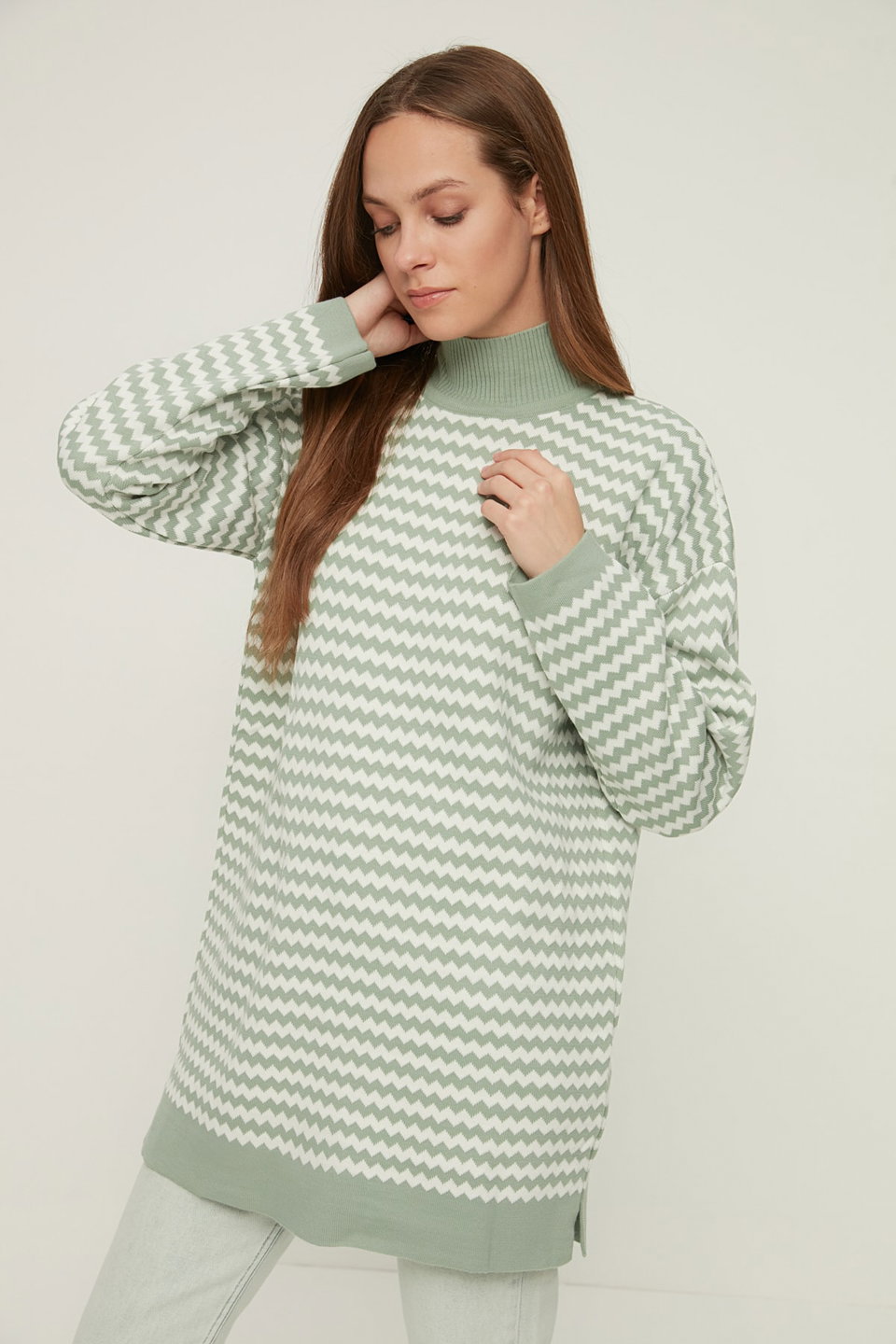 Half Turtleneck Striped Knitwear Sweater TCTAW22AK0185