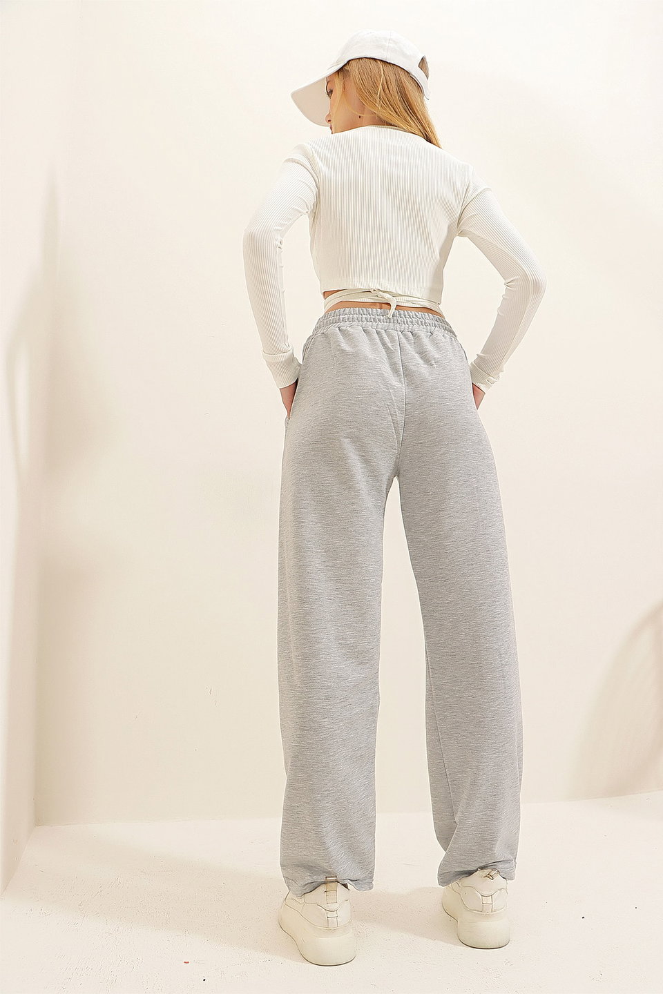 Women's High Waist Pleated Front Wide Leg Double Pocket Sweatpants ALC-X7957