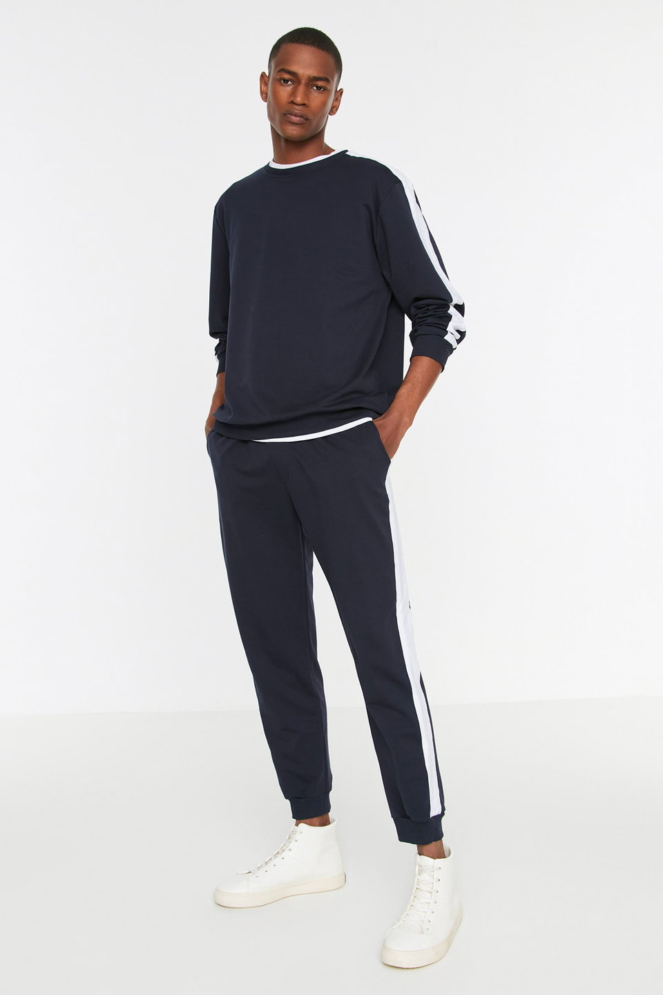 Knitted Pajama Set with Side Stripes THMAW21PT0828