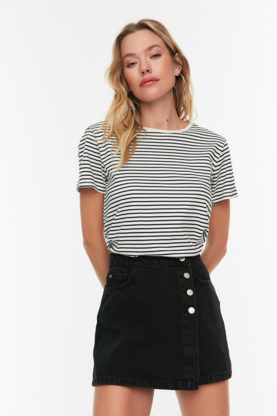 Button Detail Double Breasted High Waist Denim Shorts Skirt TWOSS22SR0448