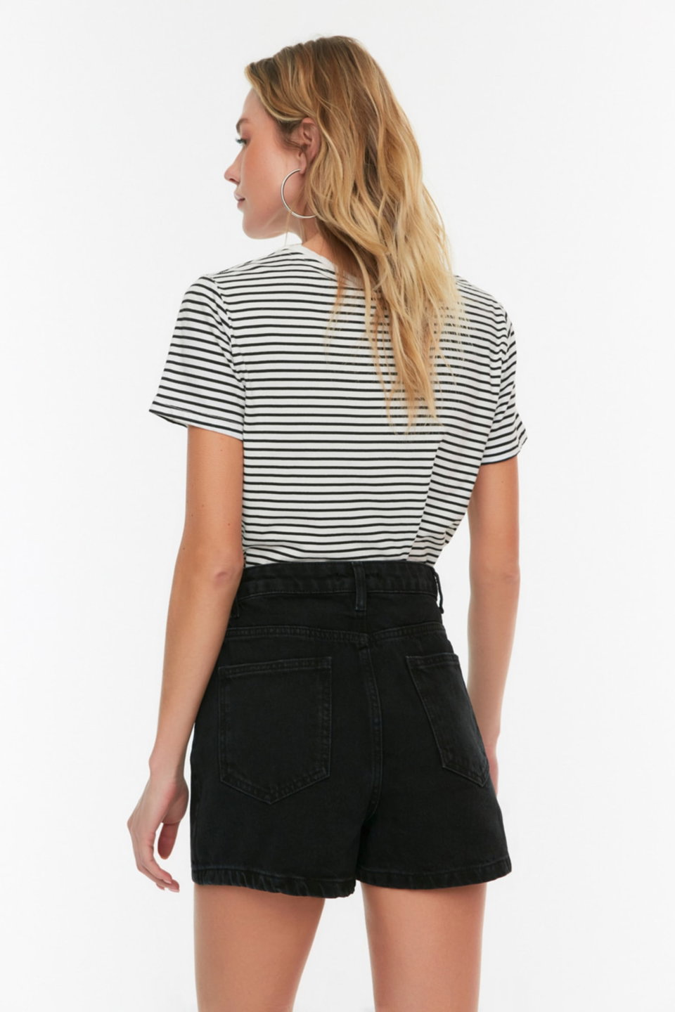 Button Detail Double Breasted High Waist Denim Shorts Skirt TWOSS22SR0448