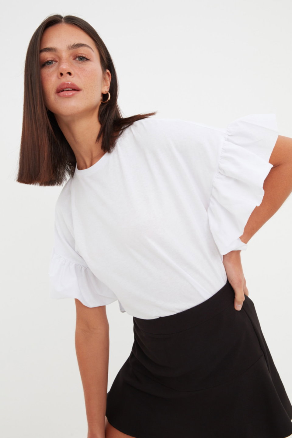 100% Cotton Ruffle Detailed Basic Crew Neck Knitted T-Shirt TWOSS22TS2429
