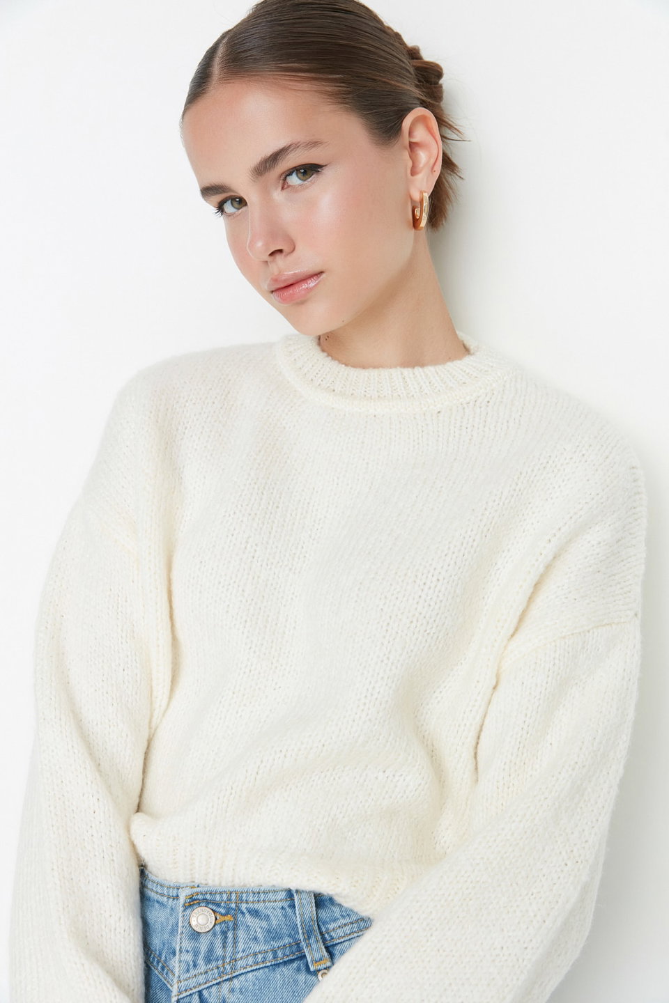 Wide Fit Soft Textured Basic Knitwear Sweater TWOAW23KZ00185