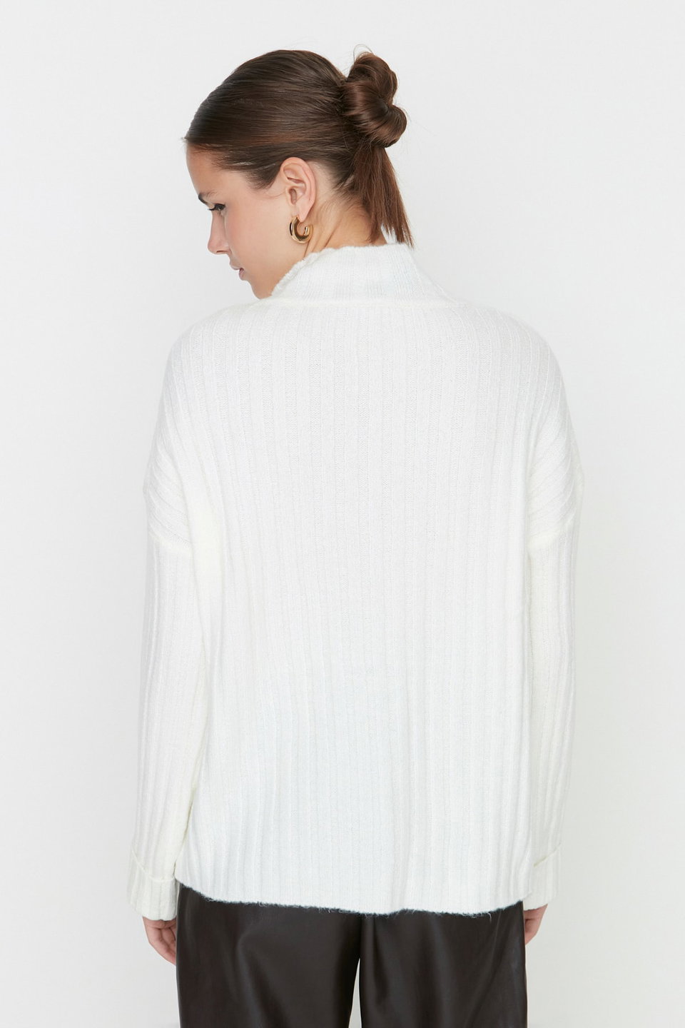 Wide Fit Soft Textured High Neck Knitwear Sweater TWOAW21KZ0783