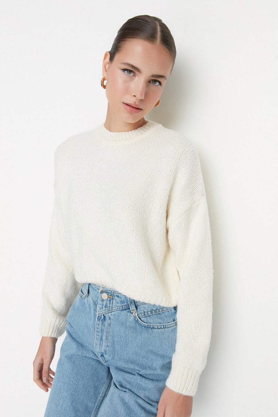 Wide Fit Soft Textured Basic Knitwear Sweater TWOAW23KZ00185