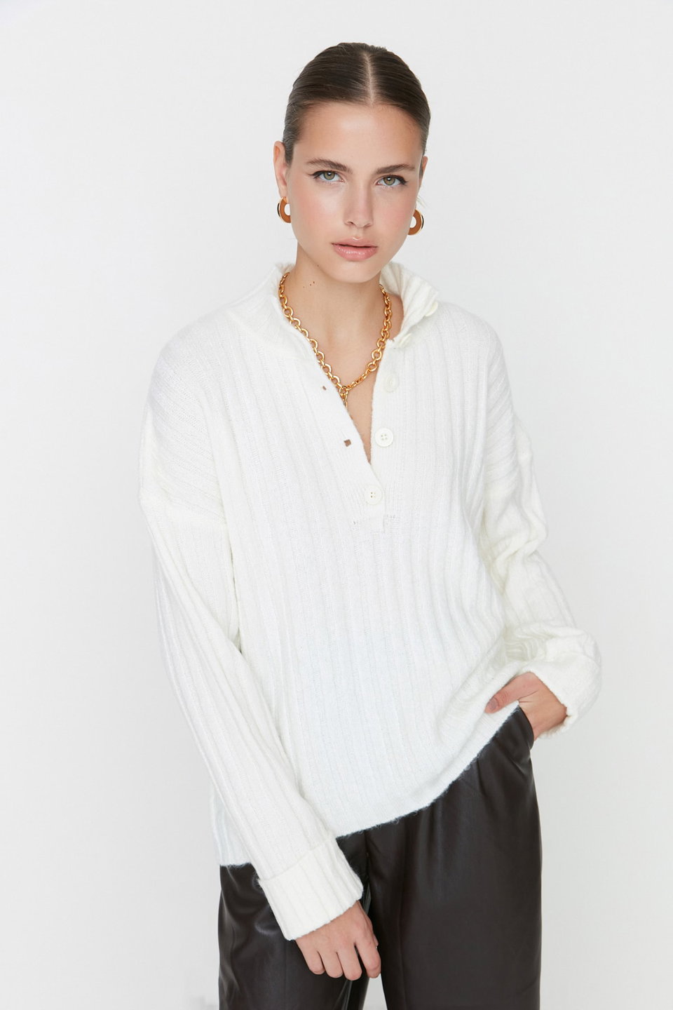 Wide Fit Soft Textured High Neck Knitwear Sweater TWOAW21KZ0783