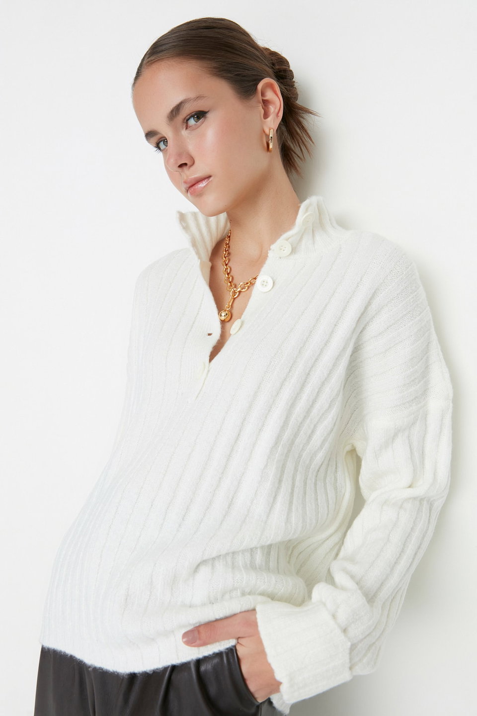 Wide Fit Soft Textured High Neck Knitwear Sweater TWOAW21KZ0783