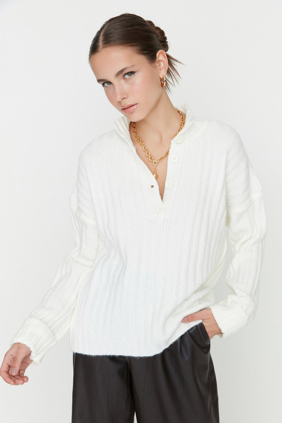 Wide Fit Soft Textured High Neck Knitwear Sweater TWOAW21KZ0783