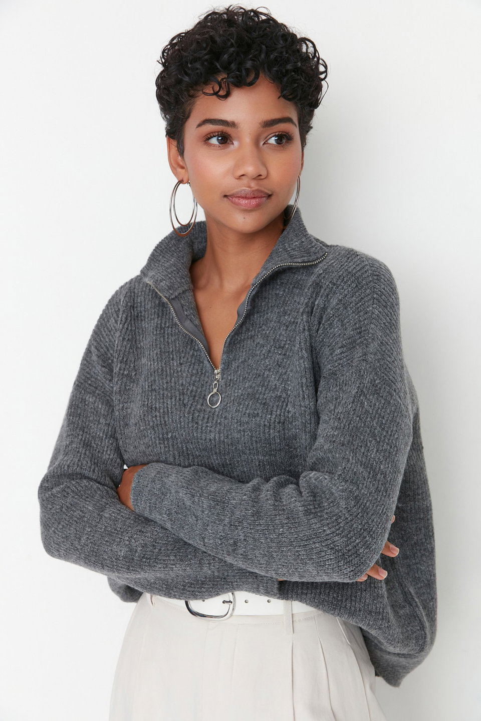 Soft Textured Zippered Knitwear Sweater TWOAW20XS0009