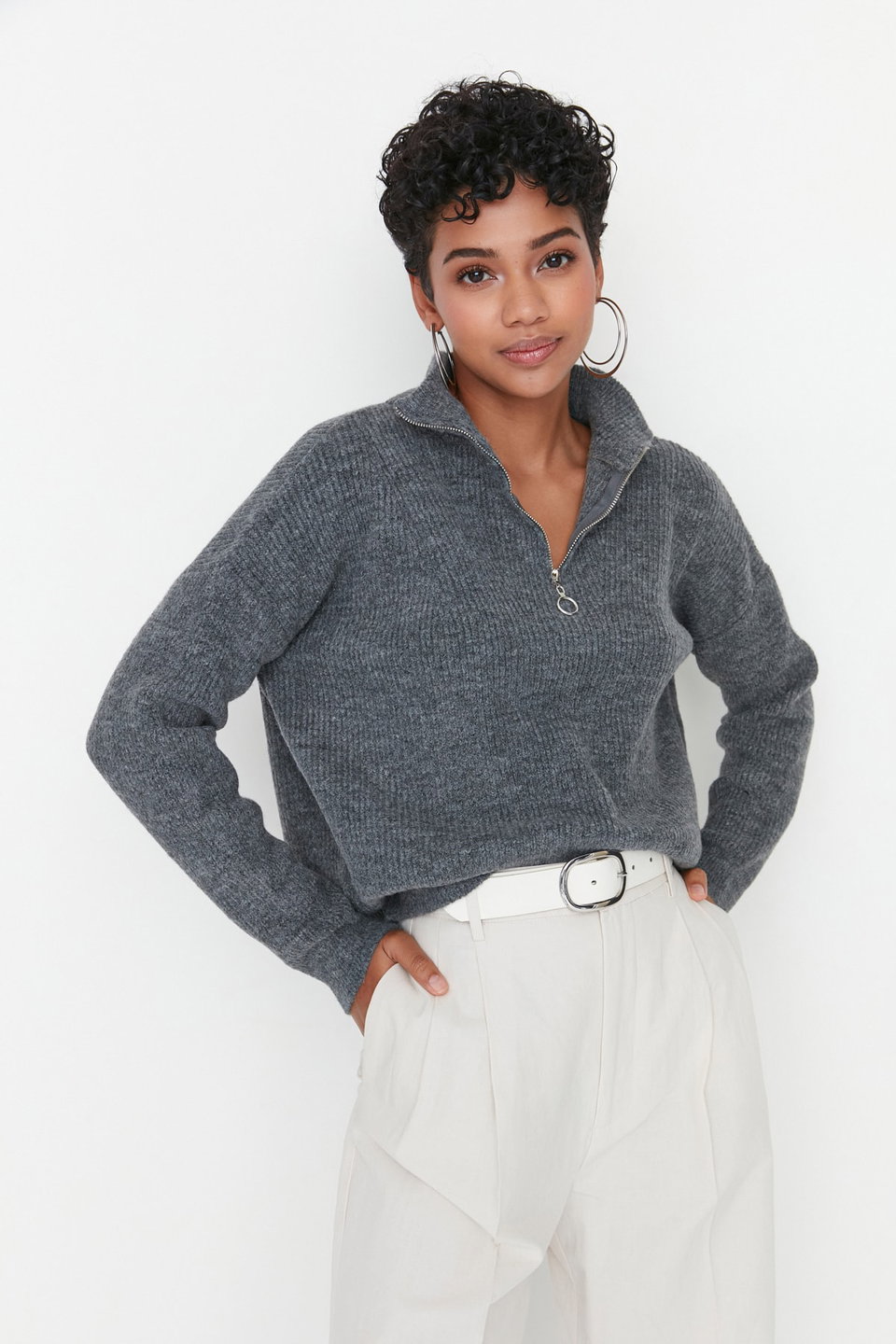 Soft Textured Zippered Knitwear Sweater TWOAW20XS0009