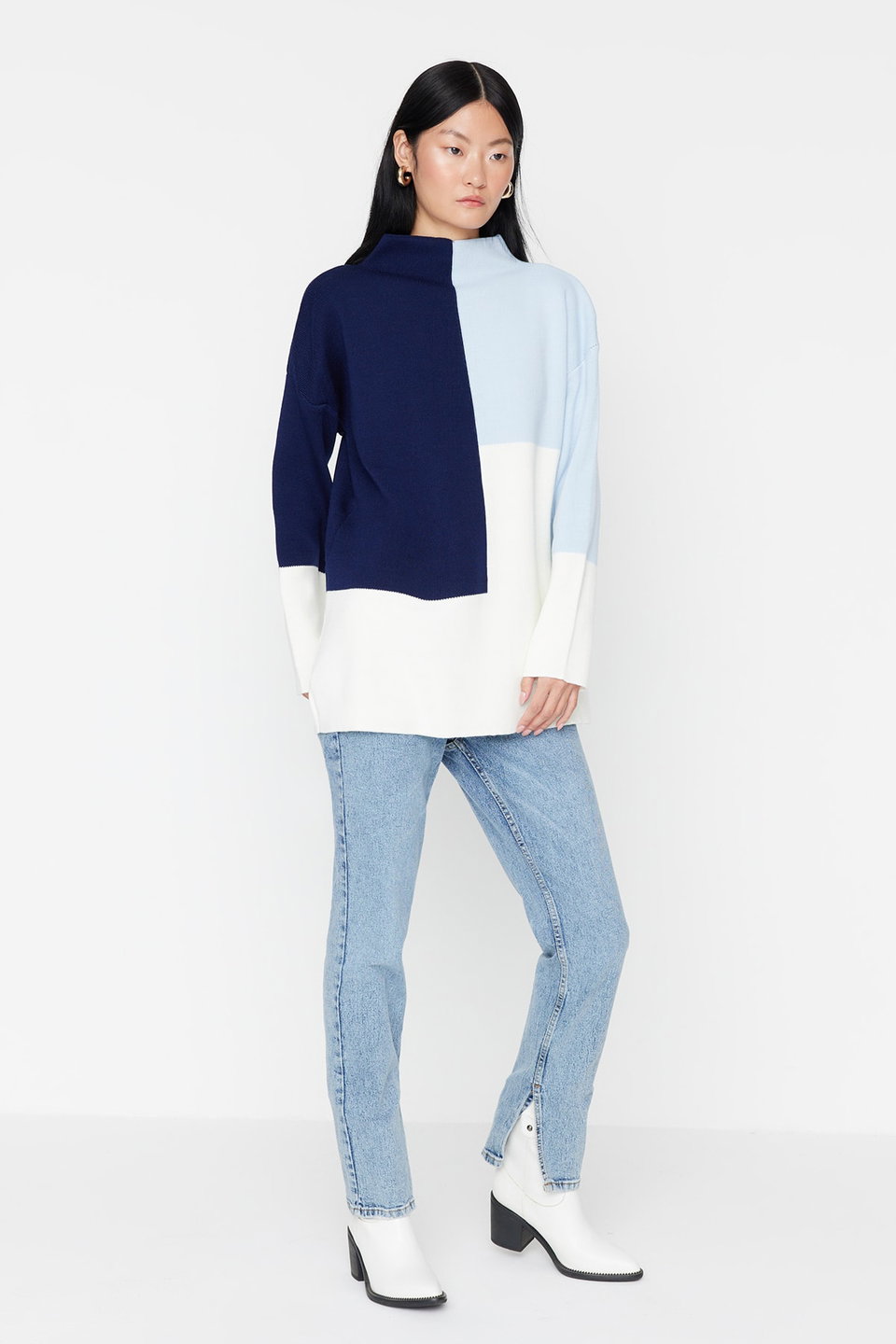Color Block High Neck Knitwear Sweater TCTAW22AK0054