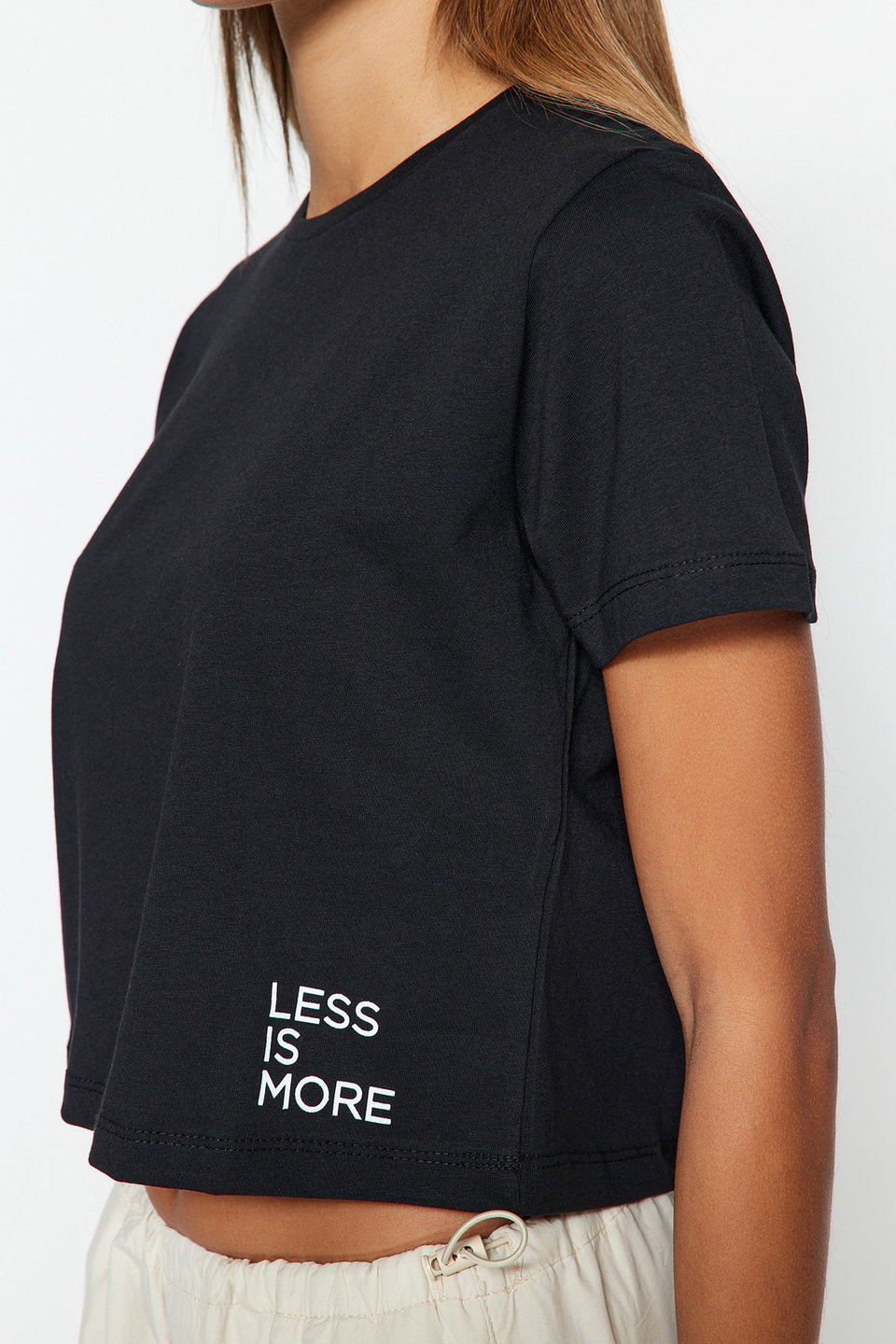 100% Cotton Slogan Printed Crop Crew Neck Knitted T-Shirt TWOSS23TS00125