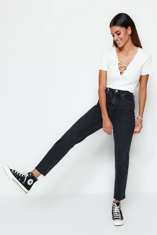 Black - Black High Waist Slim Mom Jeans TWOSS23JE00094