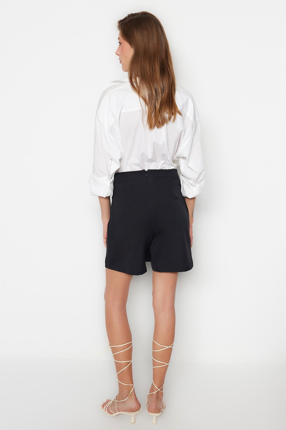 Zipper Detail Woven Shorts Skirt TWOSS20SR0139