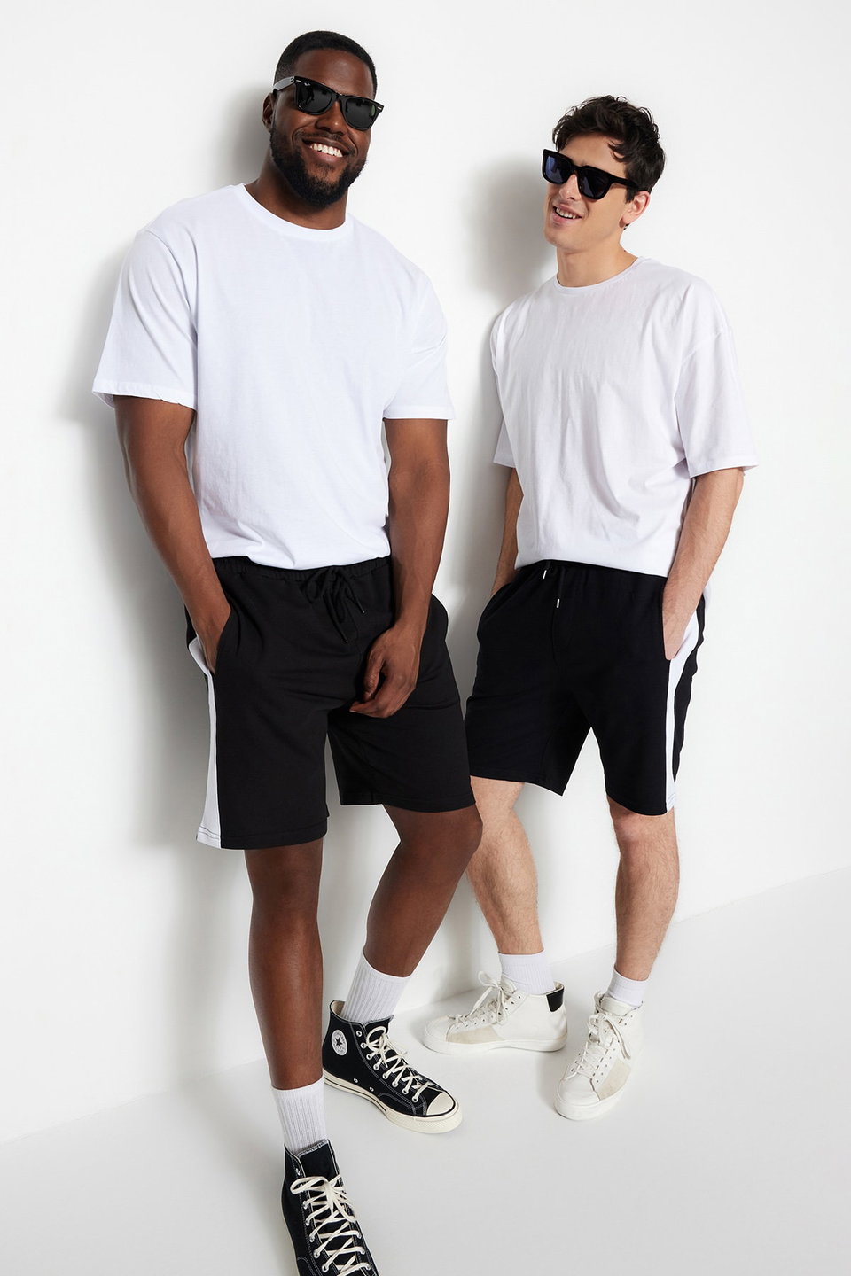 Plus Size Regular Cut Medium Length Elastic Waist Colored Paneled Shorts TMNSS23SR00046