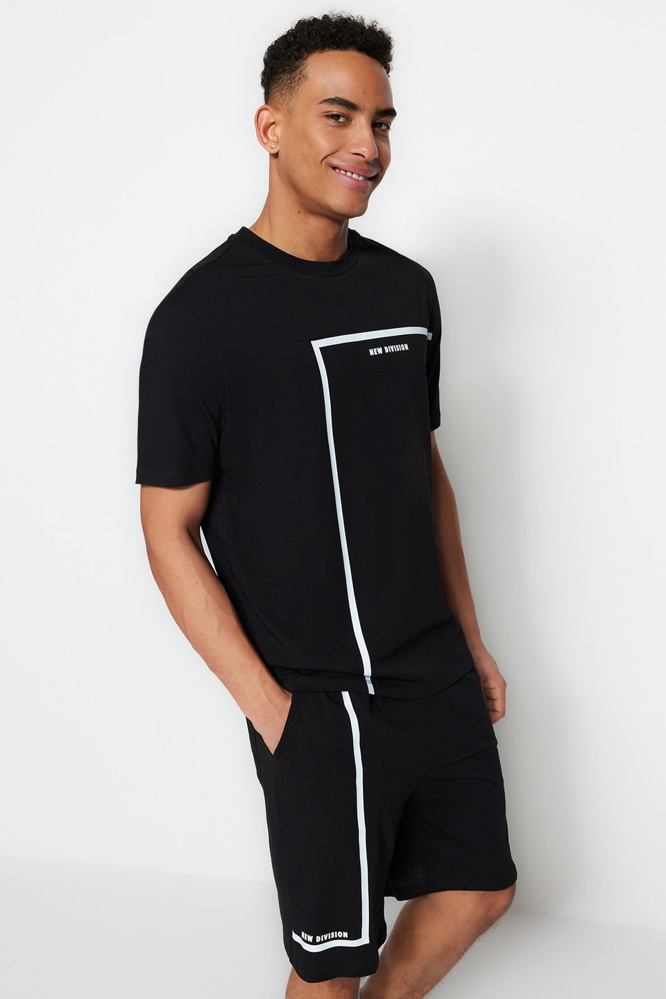 Regular Fit Crew Neck Printed Shorts Pajamas Set TMNSS23PT00017