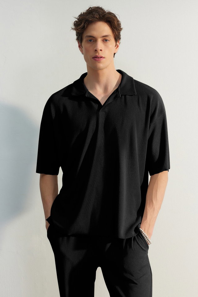Black - Limited Edition Stone Oversize/Wide Cut Textured Wrinkle-Free Ottoman Polo Neck T-Shirt TMNSS23PO00020