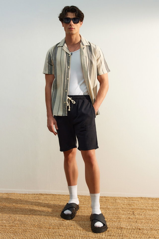 Black - Mink Regular Fit Linen Look Shorts TMNSS23SR00030