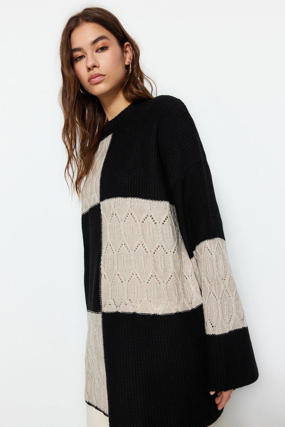 Openwork/Perforated Color Block Knit Knitwear Sweater TCTAW24AK00055