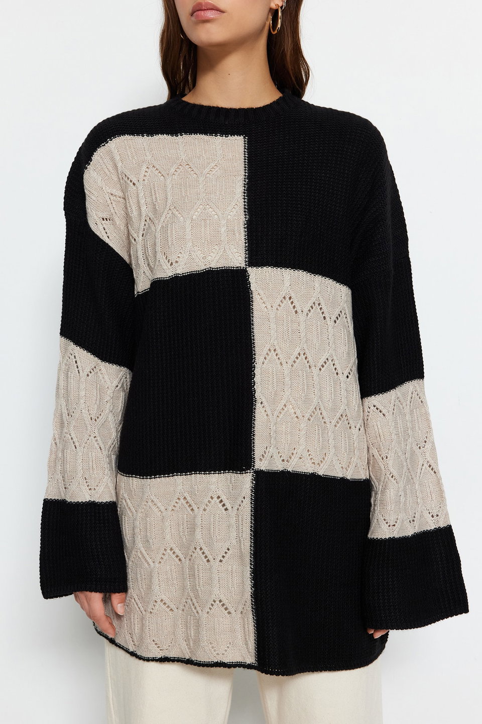 Openwork/Perforated Color Block Knit Knitwear Sweater TCTAW24AK00055