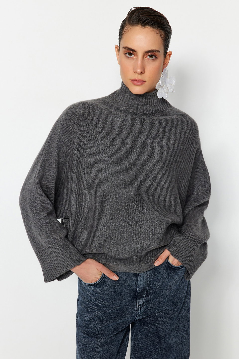 Soft Textured Wide Fit Knitwear Sweater TWOAW20KZ1059
