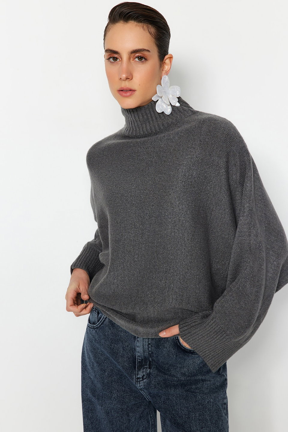 Soft Textured Wide Fit Knitwear Sweater TWOAW20KZ1059