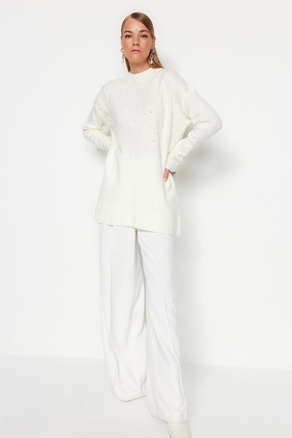 Pearl Detailed Knitwear Sweater TCTAW24AK00131