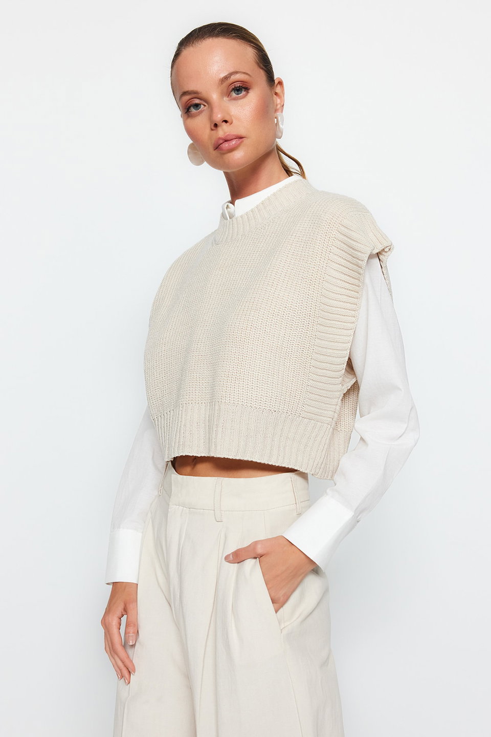 Crop Crew Neck Knitwear Sweater TWOAW24SV00005