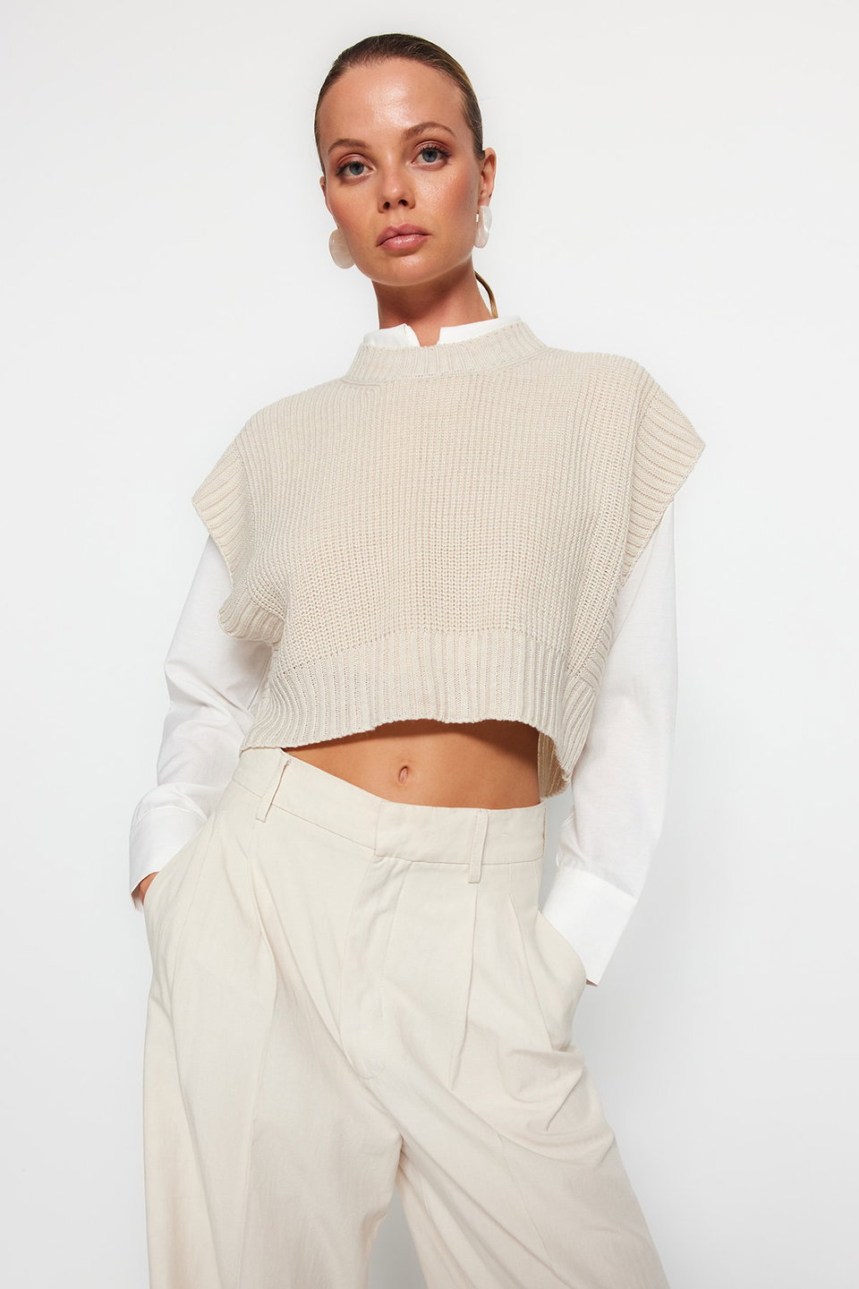 Crop Crew Neck Knitwear Sweater TWOAW24SV00005