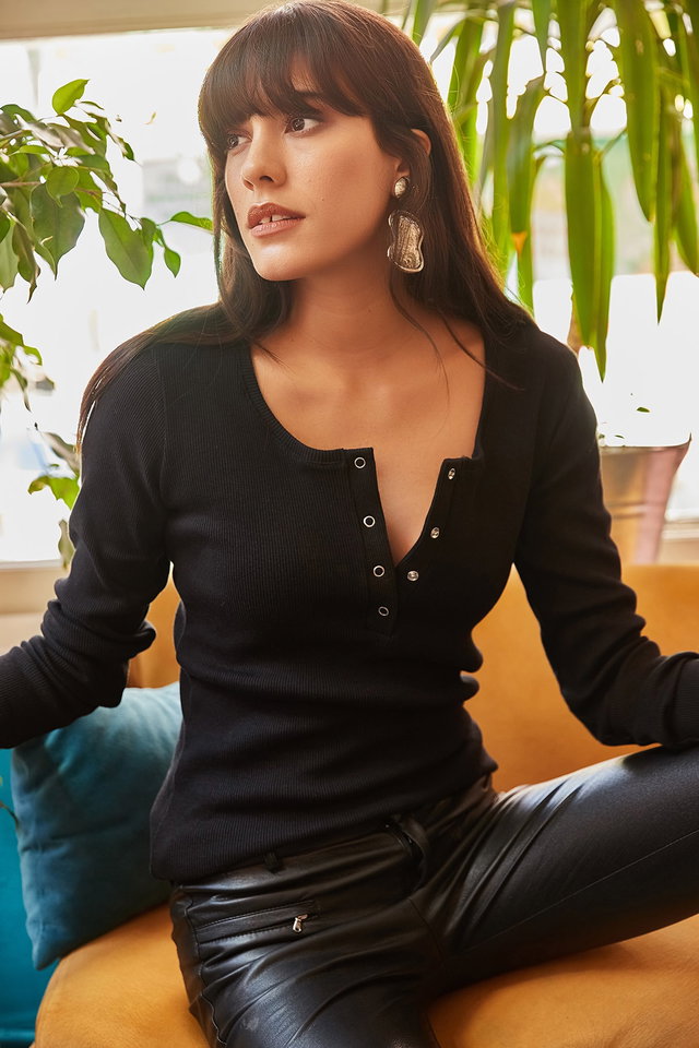 Women's Black Pop Camisole Blouse BLZ-19000588