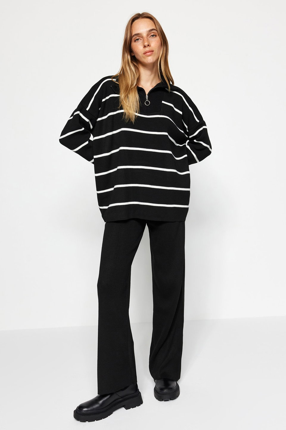 Wide Pattern Zippered Knitwear Top-Bottom Set TWOAW24AU00025
