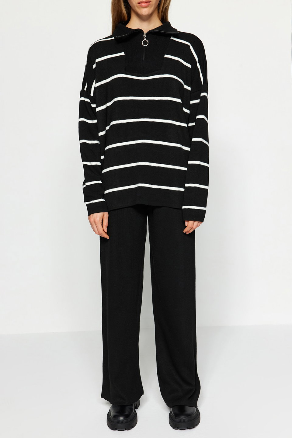 Wide Pattern Zippered Knitwear Top-Bottom Set TWOAW24AU00025