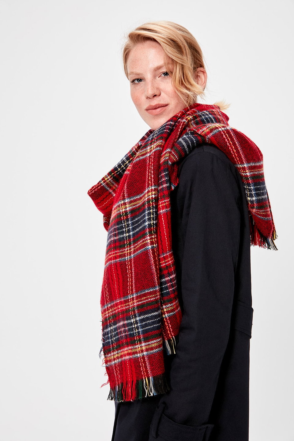 Soft Textured Plaid Scarf TWOAW20AT0040
