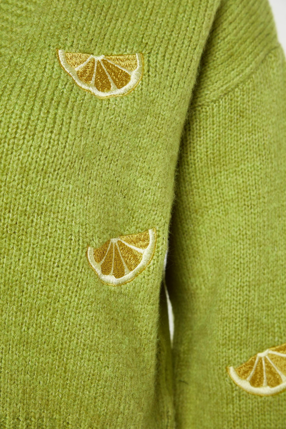 Soft Textured Embroidery Detail V Neck Knitwear Cardigan TWOAW24HI00237