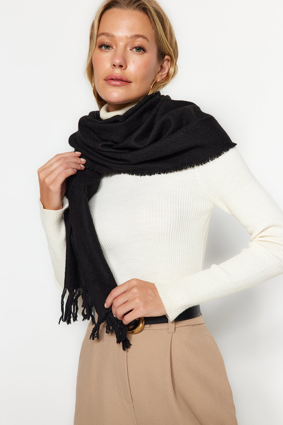 Soft-Textured Scarf TWOAW24AT00009